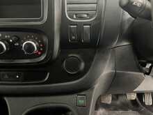 Renault Trafic 2.0 dCi ENERGY 30 Business+ Panel Van 5dr Diesel Manual LWB Standard Roof Euro 6 (s/s) (120 ps) - U1598