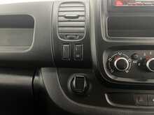 Renault Trafic 2.0 dCi ENERGY 30 Business+ Panel Van 5dr Diesel Manual LWB Standard Roof Euro 6 (s/s) (120 ps) - U1598