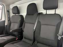 Renault Trafic 2.0 dCi ENERGY 30 Business+ Panel Van 5dr Diesel Manual LWB Standard Roof Euro 6 (s/s) (120 ps) - U1598