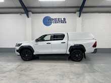 Toyota Hilux 2.8 D-4D Invincible X Pickup Double Cab 4dr Diesel Auto 4WD Euro 6 (s/s) (204 ps) - U1615