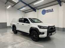 Toyota Hilux 2.8 D-4D Invincible X Pickup Double Cab 4dr Diesel Auto 4WD Euro 6 (s/s) (204 ps) - U1615