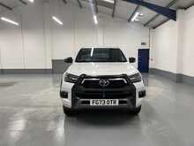 Toyota Hilux 2.8 D-4D Invincible X Pickup Double Cab 4dr Diesel Auto 4WD Euro 6 (s/s) (204 ps) - U1615