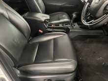 Toyota Hilux 2.8 D-4D Invincible X Pickup Double Cab 4dr Diesel Auto 4WD Euro 6 (s/s) (204 ps) - U1615