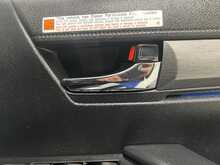 Toyota Hilux 2.8 D-4D Invincible X Pickup Double Cab 4dr Diesel Auto 4WD Euro 6 (s/s) (204 ps) - U1615