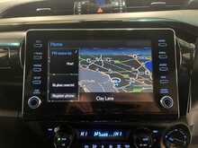 Toyota Hilux 2.8 D-4D Invincible X Pickup Double Cab 4dr Diesel Auto 4WD Euro 6 (s/s) (204 ps) - U1615