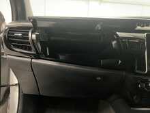 Toyota Hilux 2.8 D-4D Invincible X Pickup Double Cab 4dr Diesel Auto 4WD Euro 6 (s/s) (204 ps) - U1615