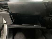 Toyota Hilux 2.8 D-4D Invincible X Pickup Double Cab 4dr Diesel Auto 4WD Euro 6 (s/s) (204 ps) - U1615