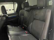Toyota Hilux 2.8 D-4D Invincible X Pickup Double Cab 4dr Diesel Auto 4WD Euro 6 (s/s) (204 ps) - U1615