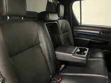 Toyota Hilux 2.8 D-4D Invincible X Pickup Double Cab 4dr Diesel Auto 4WD Euro 6 (s/s) (204 ps) - U1615