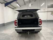 Toyota Hilux 2.8 D-4D Invincible X Pickup Double Cab 4dr Diesel Auto 4WD Euro 6 (s/s) (204 ps) - U1615