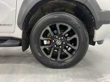 Toyota Hilux 2.8 D-4D Invincible X Pickup Double Cab 4dr Diesel Auto 4WD Euro 6 (s/s) (204 ps) - U1615