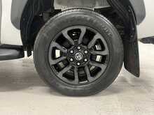 Toyota Hilux 2.8 D-4D Invincible X Pickup Double Cab 4dr Diesel Auto 4WD Euro 6 (s/s) (204 ps) - U1615