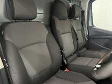 Renault Trafic 2.0 dCi Blue LL30 Advance Panel Van 5dr Diesel Manual L2 H1 Euro 6 (s/s) (130 ps) - U1668