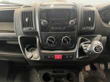 Peugeot Boxer PEUGEOT BOXER 335 B2B CAB 2.2 BLHDI 140 S S/S Manual Diesel Dropside 2022 PLANT AND GO TRUCK 2.2 2dr - U1669