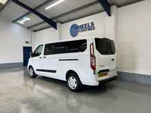 Ford Transit Custom 2.0 320 EcoBlue Trend Kombi Double Cab 5dr Diesel Auto L2 H1 Euro 6 (s/s) (130 ps) 2.0 5dr Minibus - U1670