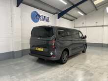 Ford Tourneo Custom 2.0 320 EcoBlue Titanium Luxe Minibus Double Cab 5dr Diesel Auto L2 Euro 6 (s/s) (136 ps) - U1677