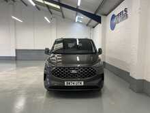 Ford Tourneo Custom 2.0 320 EcoBlue Titanium Luxe Minibus Double Cab 5dr Diesel Auto L2 Euro 6 (s/s) (136 ps) - U1677
