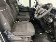 Iveco Daily 2.3D HPI 14V 35S 4100 Panel Van 5dr Diesel Manual LWB H2 Euro 6 (s/s) (136 ps) - U1686