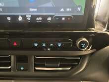 Ford Tourneo Custom 2.0 320 EcoBlue Zetec Minibus Double Cab 5dr Diesel Manual L2 Euro 6 (s/s) (136 ps) - U1710