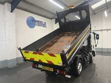 Isuzu Grafter Tipper AUTO N35.125Se 1.9 Tipper Automatic Diesel - U1722