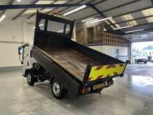 Isuzu Grafter Tipper AUTO N35.125Se 1.9 Tipper Automatic Diesel - U1722