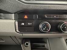 Volkswagen Crafter 2.0 TDI CR35 Commerce Panel Van 5dr Diesel Manual FWD MWB High Roof Euro 6 (s/s) (140 ps) - U1767