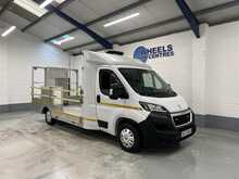 Peugeot Boxer 3.5 TM DS Low Floor 335 L3 LOW-FLR LUN 2.2 BLHDI S/S Manual Diesel Dropside Lorry 2022 2.2 Dropside - U1810