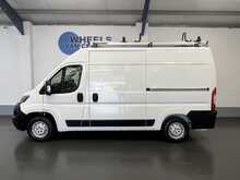 Peugeot Boxer 2.2 BlueHDi 335 Professional Panel Van 5dr Diesel Manual L2 H2 Euro 6 (s/s) (140 ps) - U1813