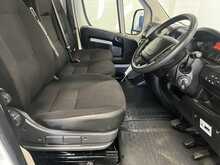Peugeot Boxer 2.2 BlueHDi 335 Professional Panel Van 5dr Diesel Manual L2 H2 Euro 6 (s/s) (140 ps) - U1813