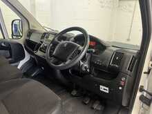 Peugeot Boxer 2.2 BlueHDi 335 Professional Panel Van 5dr Diesel Manual L2 H2 Euro 6 (s/s) (140 ps) - U1813