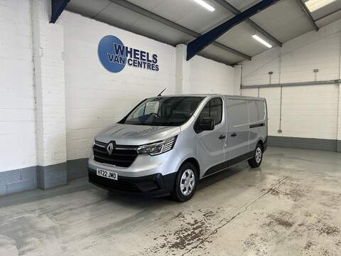 Renault Trafic 2.3 dCi 35 Business+ Panel Van 4dr Diesel Manual FWD MWB Medium Roof Euro 6 (135 ps)
