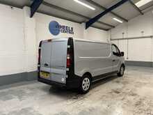 Renault Trafic 2.0 dCi Blue LL30 Business Panel Van 5dr Diesel Manual L2 H1 Euro 6 (s/s) (150 ps) - U1833