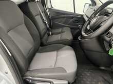 Renault Trafic 2.0 dCi Blue LL30 Business Panel Van 5dr Diesel Manual L2 H1 Euro 6 (s/s) (150 ps) - U1833