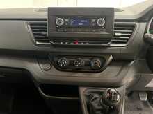 Renault Trafic 2.0 dCi Blue LL30 Business Panel Van 5dr Diesel Manual L2 H1 Euro 6 (s/s) (150 ps) - U1833