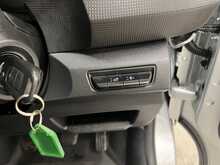 Renault Trafic 2.0 dCi Blue LL30 Business Panel Van 5dr Diesel Manual L2 H1 Euro 6 (s/s) (150 ps) - U1833