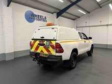 Toyota Hilux 2.4 D-4D Active Extra Pickup Extended Cab 4dr Diesel Manual 4WD Euro 6 (s/s) (150 ps) - U1856