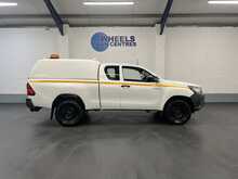 Toyota Hilux 2.4 D-4D Active Extra Pickup Extended Cab 4dr Diesel Manual 4WD Euro 6 (s/s) (150 ps) - U1856