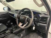 Toyota Hilux 2.4 D-4D Active Extra Pickup Extended Cab 4dr Diesel Manual 4WD Euro 6 (s/s) (150 ps) - U1856
