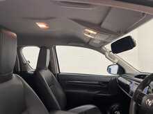 Toyota Hilux 2.4 D-4D Active Extra Pickup Extended Cab 4dr Diesel Manual 4WD Euro 6 (s/s) (150 ps) - U1856