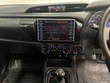 Toyota Hilux 2.4 D-4D Active Extra Pickup Extended Cab 4dr Diesel Manual 4WD Euro 6 (s/s) (150 ps) - U1856