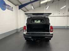 Toyota Hilux 2.4 D-4D Active Extra Pickup Extended Cab 4dr Diesel Manual 4WD Euro 6 (s/s) (150 ps) - U1856