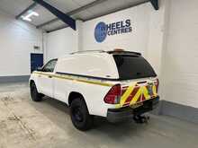 Toyota Hilux 2.4 D-4D Active Narrow Body Pickup 2dr Diesel Manual 4WD Euro 6 (150 ps) - U1857