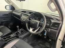Toyota Hilux 2.4 D-4D Active Narrow Body Pickup 2dr Diesel Manual 4WD Euro 6 (150 ps) - U1857