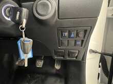 Toyota Hilux 2.4 D-4D Active Narrow Body Pickup 2dr Diesel Manual 4WD Euro 6 (150 ps) - U1857