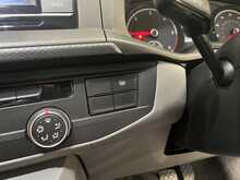 Volkswagen Transporter 2.0 TDI T28 Highline Panel Van 5dr Diesel Manual FWD SWB Euro 6 (s/s) (110 ps) - U1867