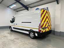 Renault Master 2.3 dCi 35 Business+ Panel Van 4dr Diesel Manual FWD LWB Medium Roof Euro 6 (135 ps) - U1876