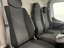 Renault Master 2.3 dCi 35 Business+ Panel Van 4dr Diesel Manual FWD LWB Medium Roof Euro 6 (135 ps) - U1876