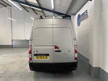 Renault Master 2.3 dCi 35 Business+ Panel Van 4dr Diesel Manual FWD MWB Medium Roof Euro 6 (135 ps) - U1881
