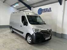 Renault Master 2.3 dCi 35 Business+ Panel Van 4dr Diesel Manual FWD MWB Medium Roof Euro 6 (135 ps) - U1881