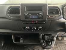 Renault Master 2.3 dCi 35 Business+ Panel Van 4dr Diesel Manual FWD MWB Medium Roof Euro 6 (135 ps) - U1881